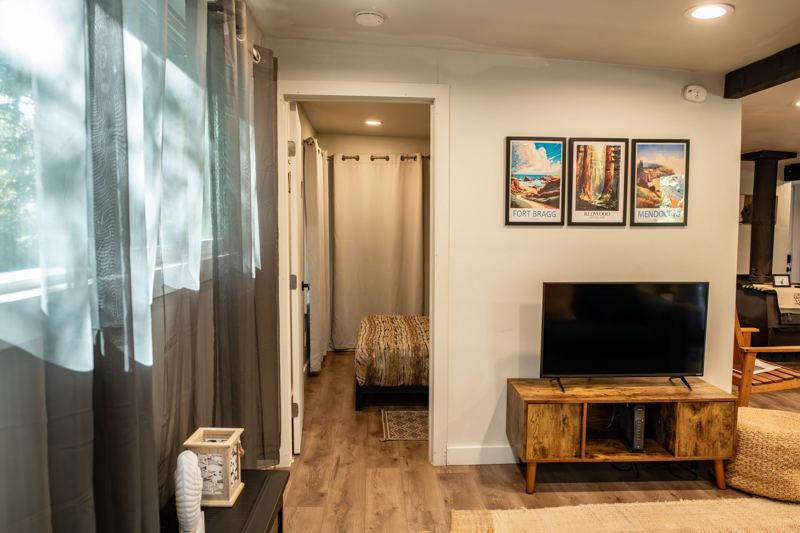 Second lounge with TV
